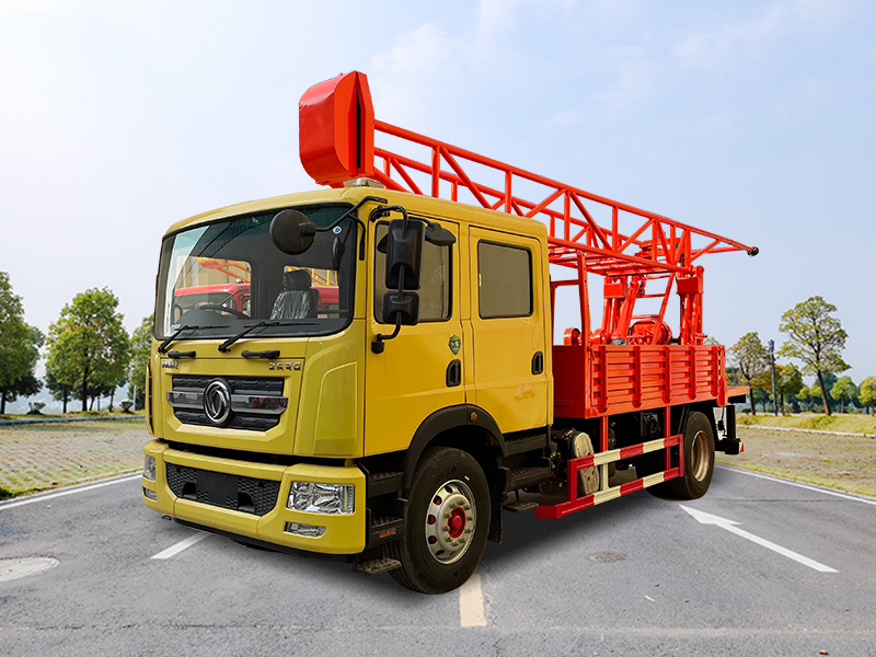 東風多利卡雙排5型汽車鉆機