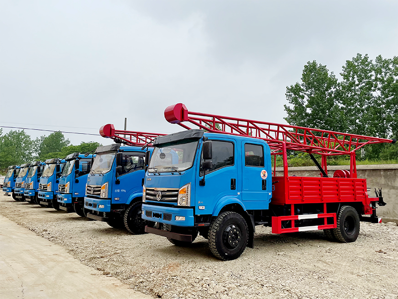 東風華神雙排座3型汽車鉆機
