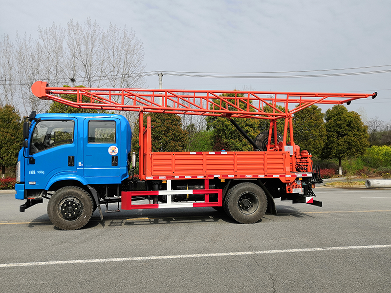 東風華神雙排座3型汽車鉆機